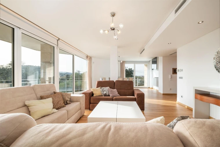 Apartamento T4 para Venda em Santo Antonio dos Olivais Foto 15