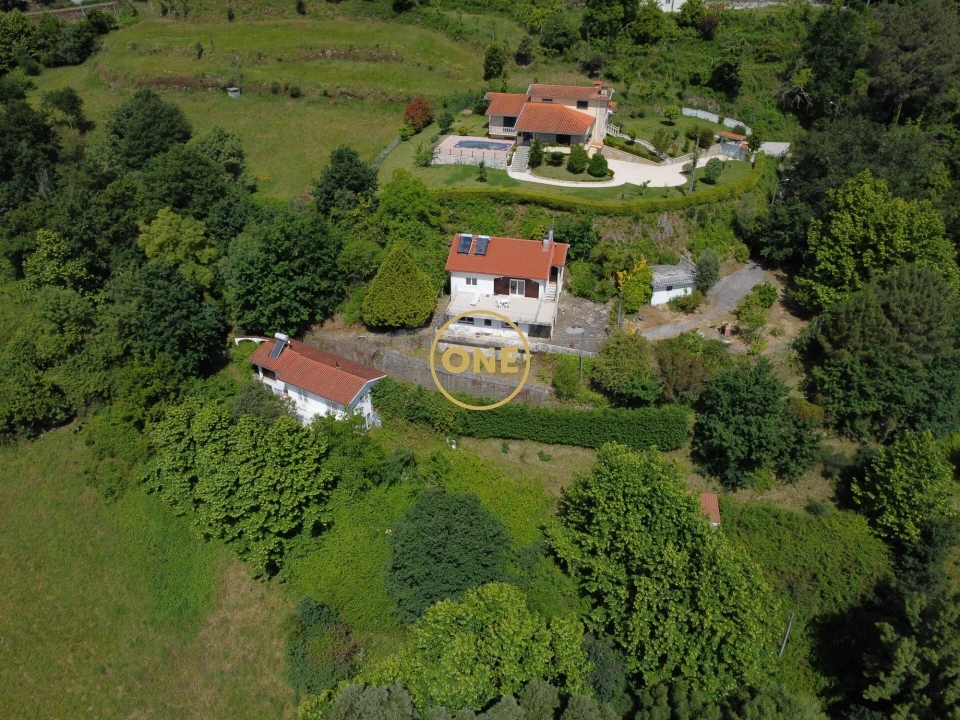 Moradia T5 para Venda em Valdreu Foto 2