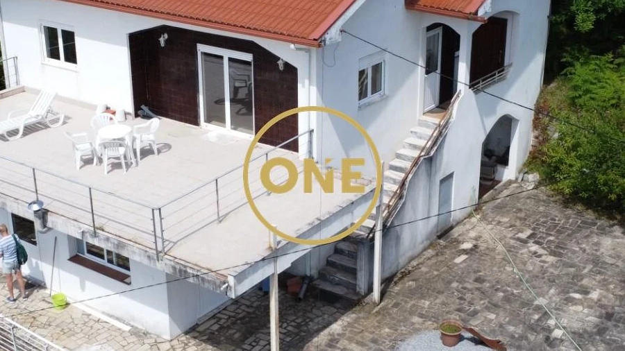 Moradia T5 para Venda em Valdreu