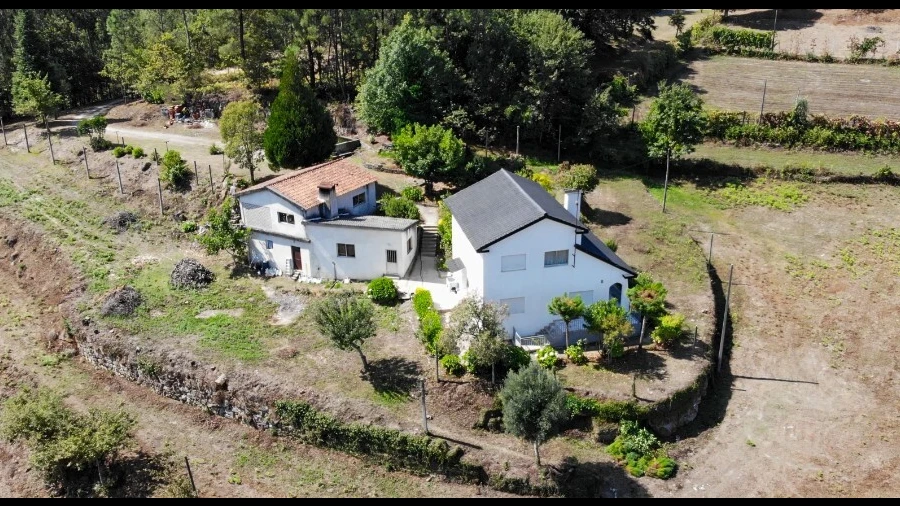Moradia T4 para Venda em Mosteiro