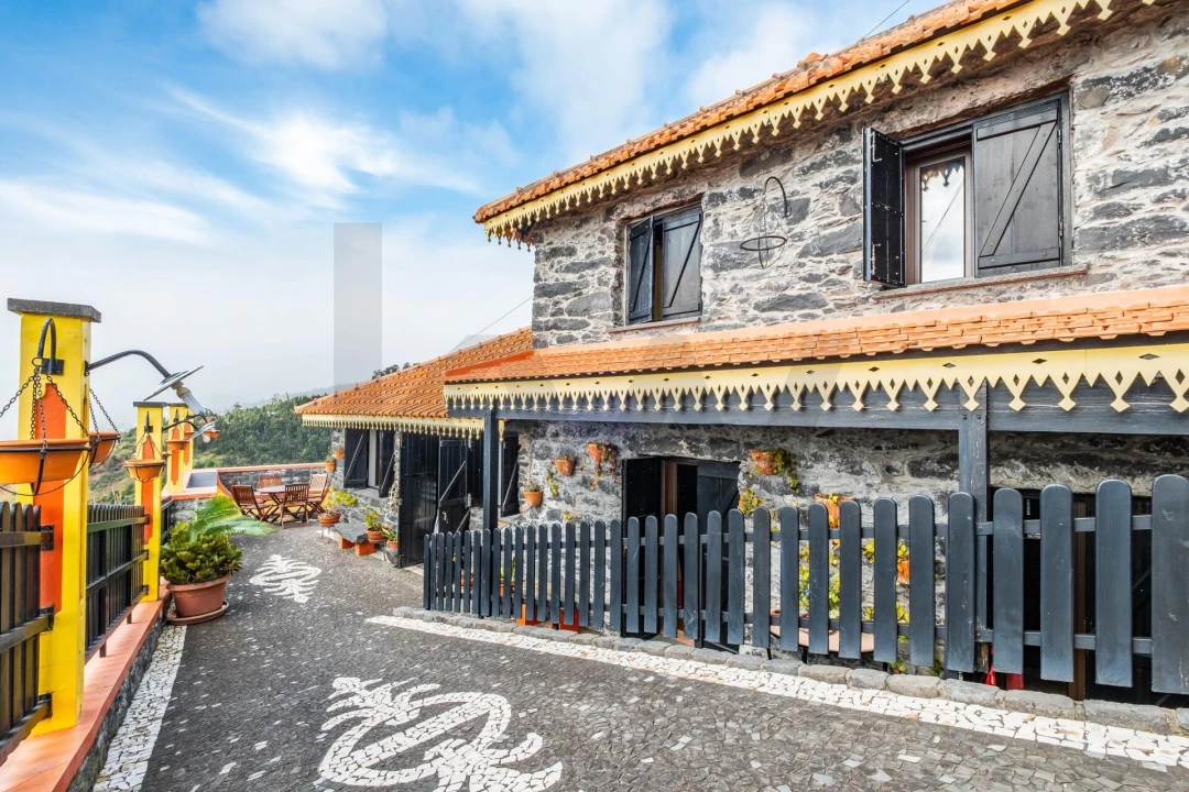 Moradia T3 para Venda em Arco da Calheta Foto 1