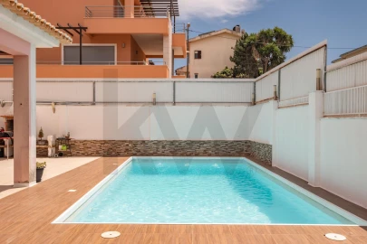 Moradia T4 para Venda em Porto Salvo