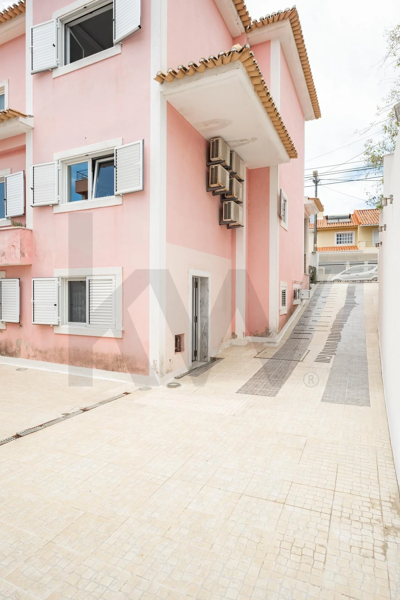 Moradia T4 para Venda em Porto Salvo Foto 36