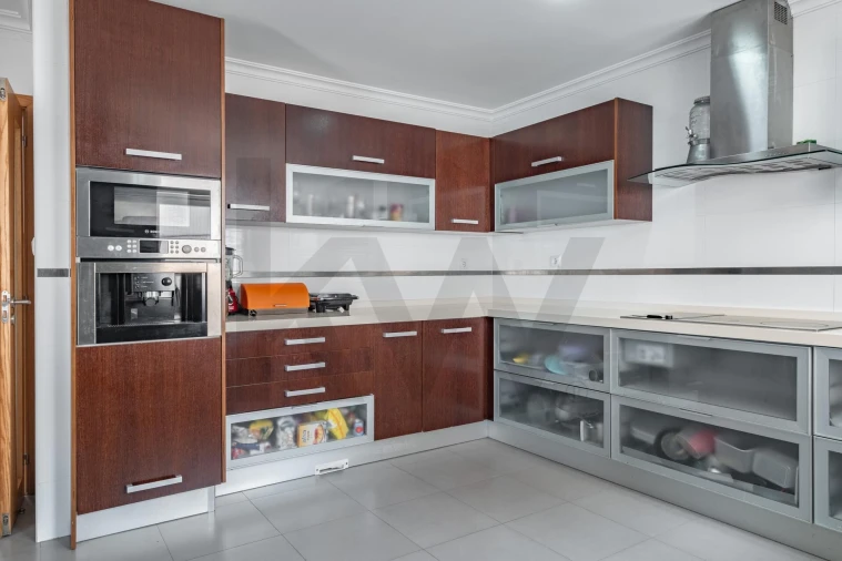 Moradia T4 para Venda em Porto Salvo Foto 31