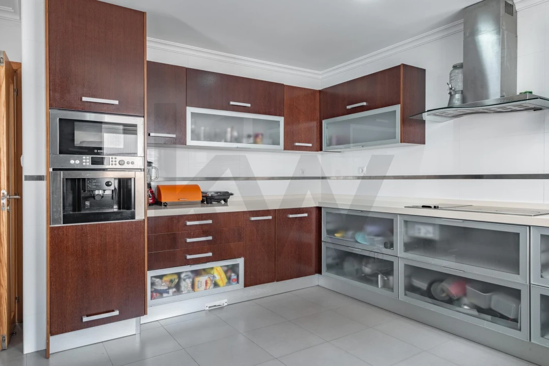 Moradia T4 para Venda em Porto Salvo Foto 31