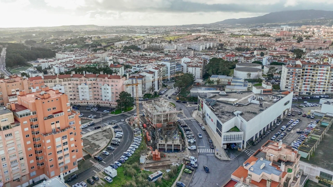 Apartamento T3 para Venda em Rio de Mouro Foto 14