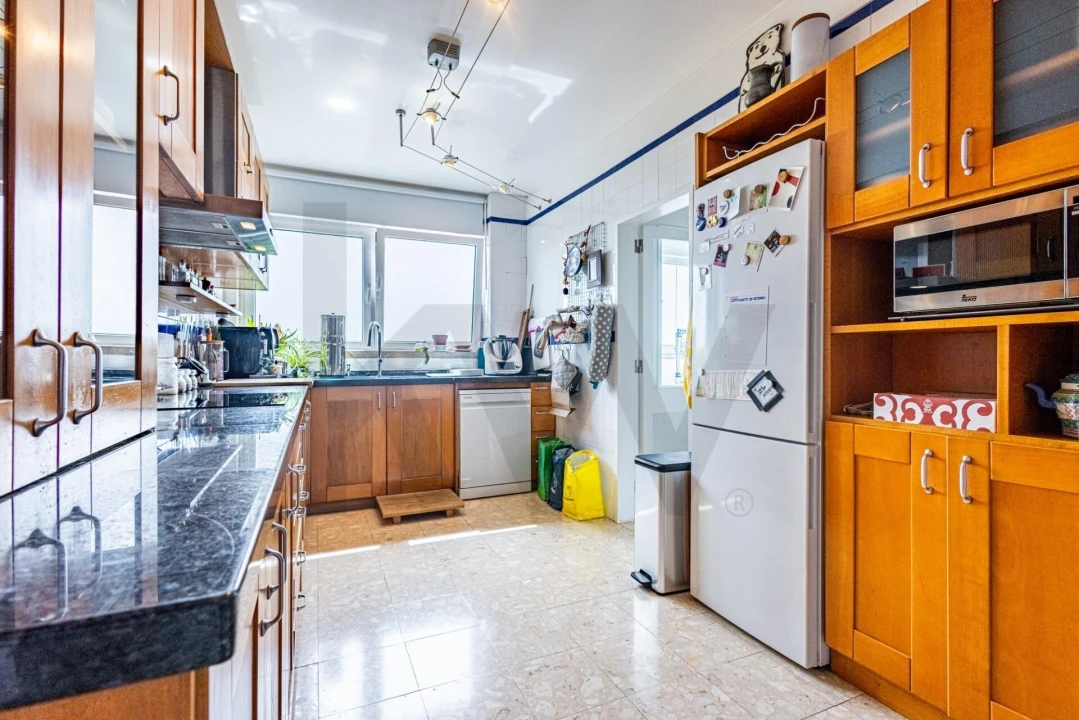 Apartamento T4 para Venda em Algés, Linda-A-Velha e Cruz Quebrada-Dafundo Foto 16