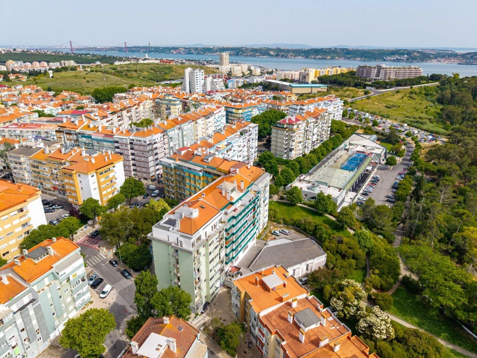 Apartamento T4 para Venda em Algés, Linda-A-Velha e Cruz Quebrada-Dafundo Foto 60