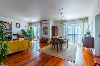 Apartamento T4 para Venda em Algés, Linda-A-Velha e Cruz Quebrada-Dafundo