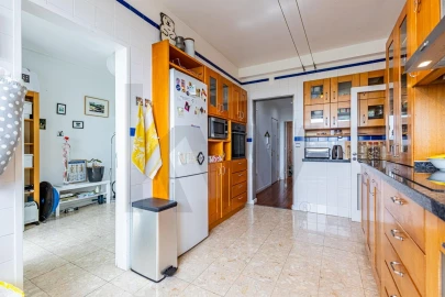 Apartamento T4 para Venda em Algés, Linda-A-Velha e Cruz Quebrada-Dafundo