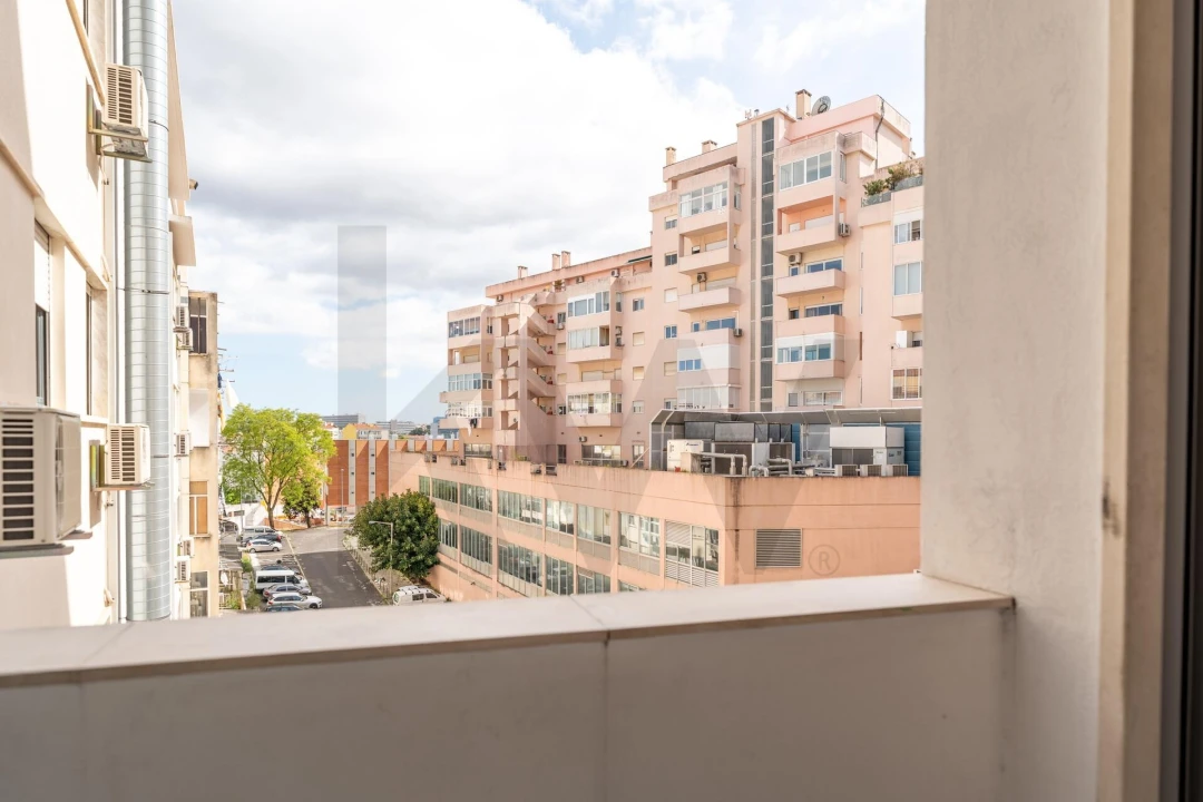Apartamento T2 para Venda em Avenidas Novas Foto 4