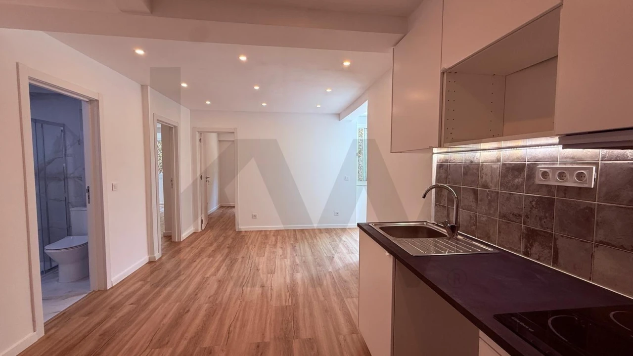 Apartamento T2 para Venda em Alfragide Foto 1