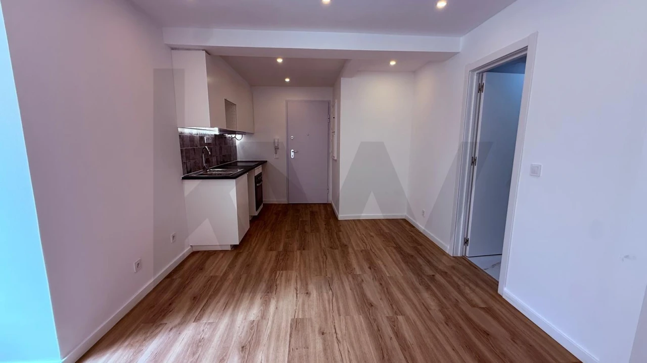 Apartamento T2 para Venda em Alfragide Foto 3