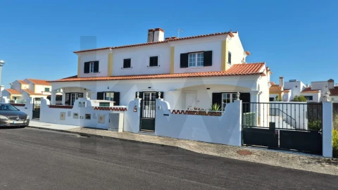 Moradia T3 para Venda em Carvoeira