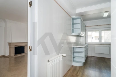 Apartamento T3 para Arrendamento em Arroios