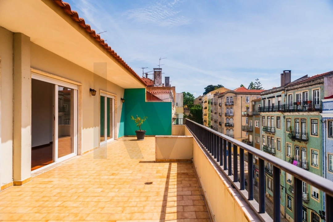 Apartamento T3 para Arrendamento em Arroios Foto 1