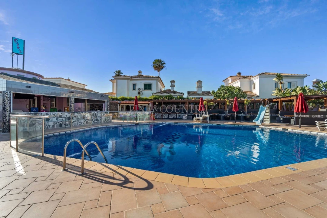 Negócio para Venda em Albufeira e Olhos de Água Foto 1