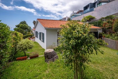 Moradia T5 para Venda em Caniço