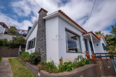 Moradia T5 para Venda em Caniço