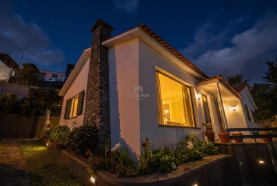 Moradia T5 para Venda em Caniço