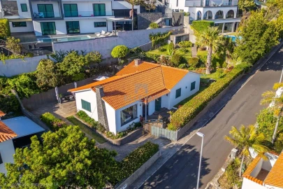Moradia T5 para Venda em Caniço