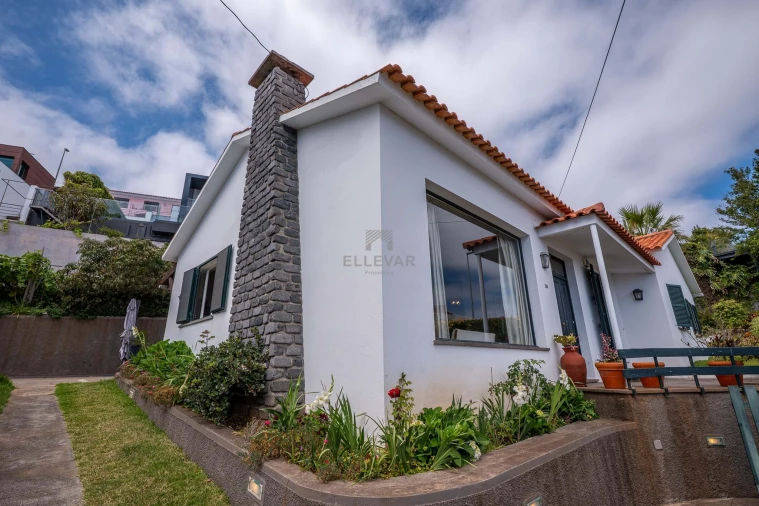 Moradia T5 para Venda em Caniço Foto 19