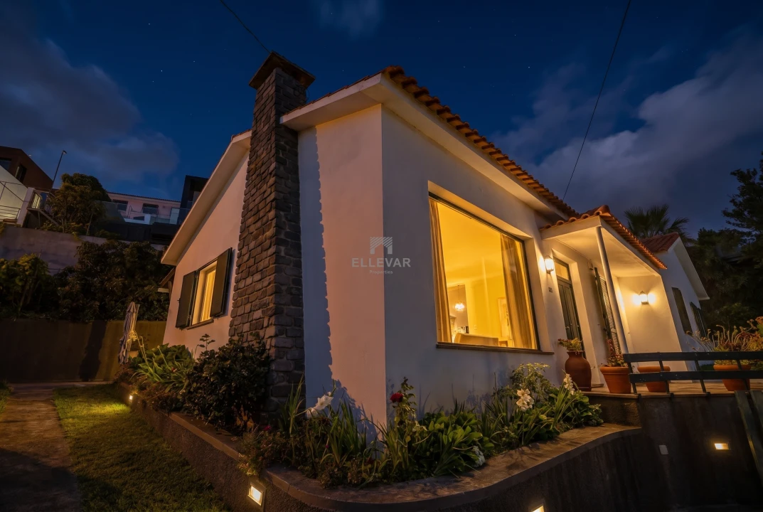 Moradia T5 para Venda em Caniço Foto 4
