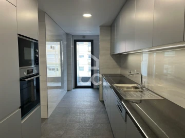Apartamento T3 para Venda em Cedofeita, Santo Ildefonso, Sé, Miragaia, São Nicolau e Vitória