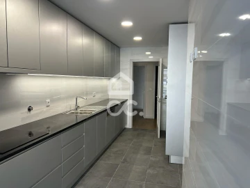 Apartamento T3 para Venda em Cedofeita, Santo Ildefonso, Sé, Miragaia, São Nicolau e Vitória