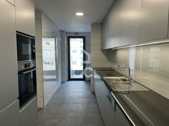 Apartamento T3 para Venda em Cedofeita, Santo Ildefonso, Sé, Miragaia, São Nicolau e Vitória Foto 4