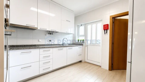 Moradia T3 para Venda em Quarteira