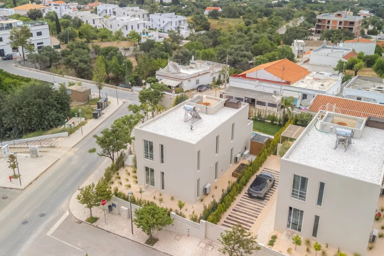 Moradia T3 para Venda em Santa Barbara de Nexe Foto 61