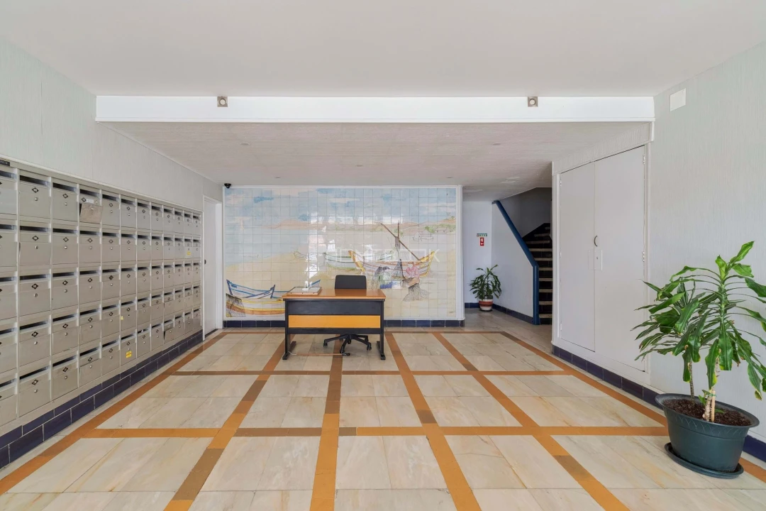 Apartamento T2 para Venda em Costa da Caparica Foto 2