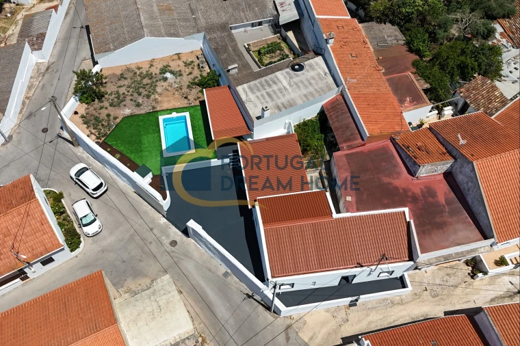 Moradia T2 para Venda em Alte Foto 24