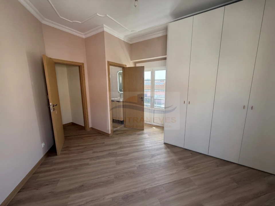 Apartamento T2 para Venda em Venteira Foto 5