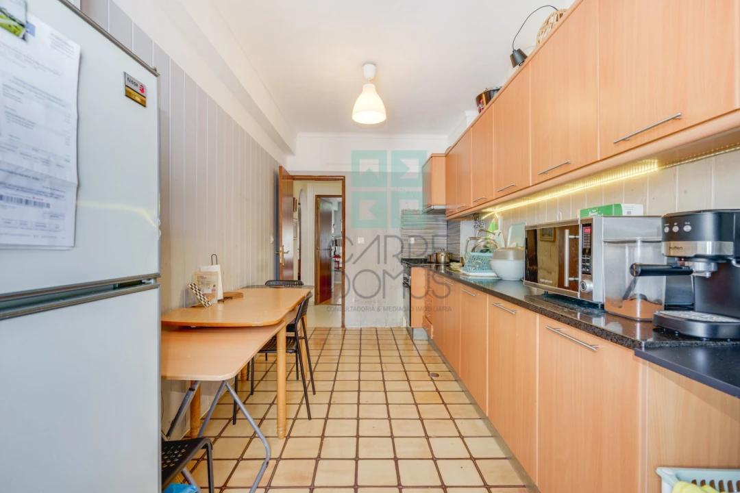 Apartamento T2 para Venda em Odivelas Foto 3