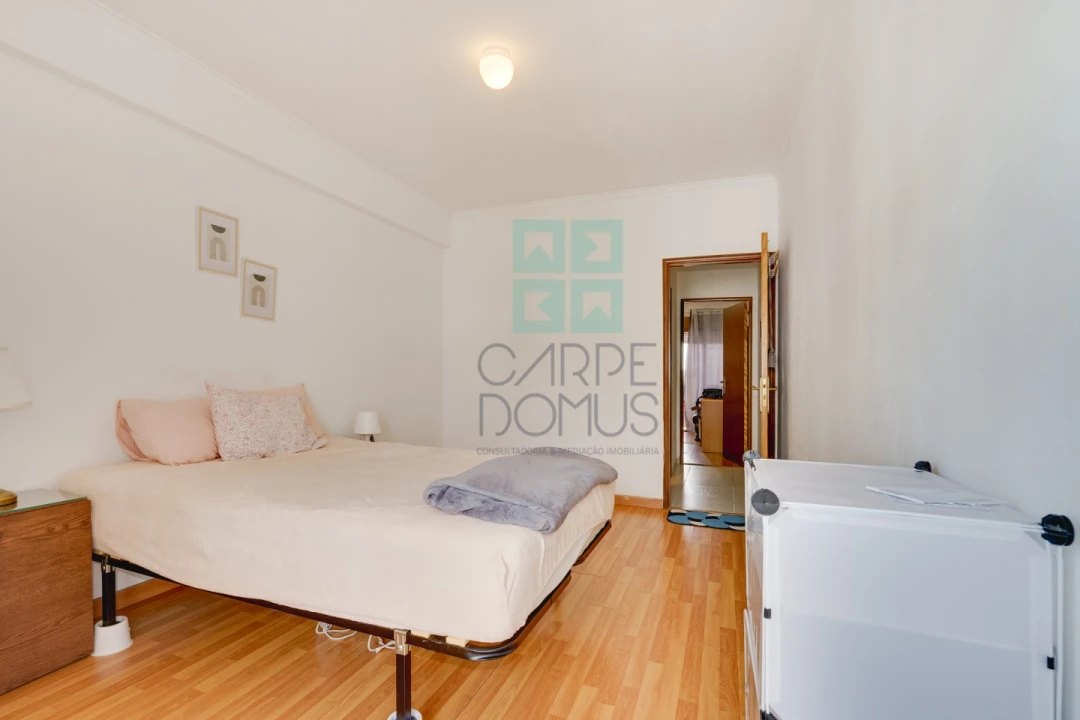 Apartamento T2 para Venda em Odivelas Foto 5