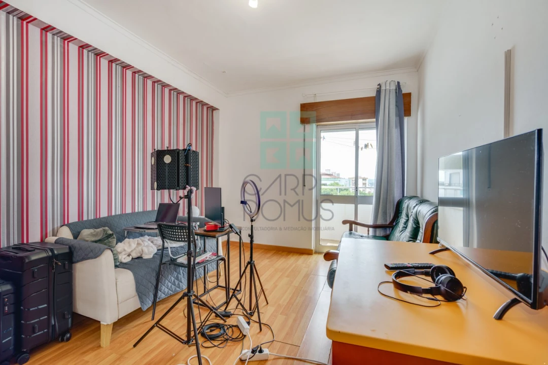 Apartamento T2 para Venda em Odivelas Foto 8