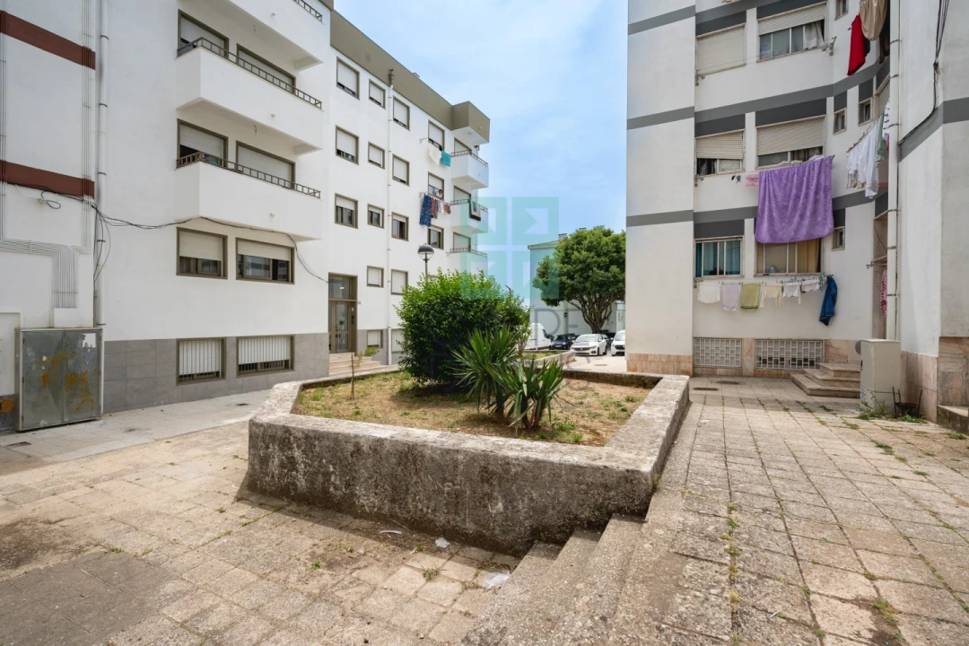 Apartamento T2 para Venda em Odivelas Foto 21