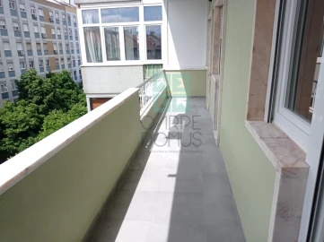 Apartamento T3 para Venda em Benfica