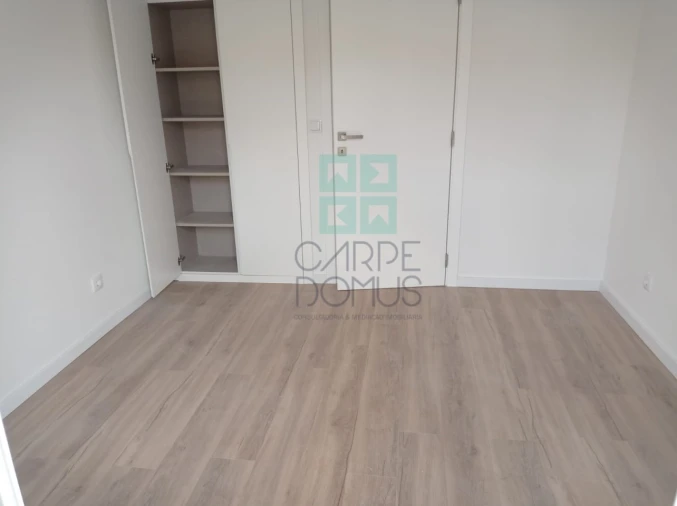 Apartamento T3 para Venda em Benfica Foto 23