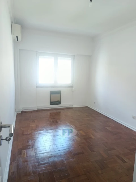 Apartamento T4 para Arrendamento em Arroios