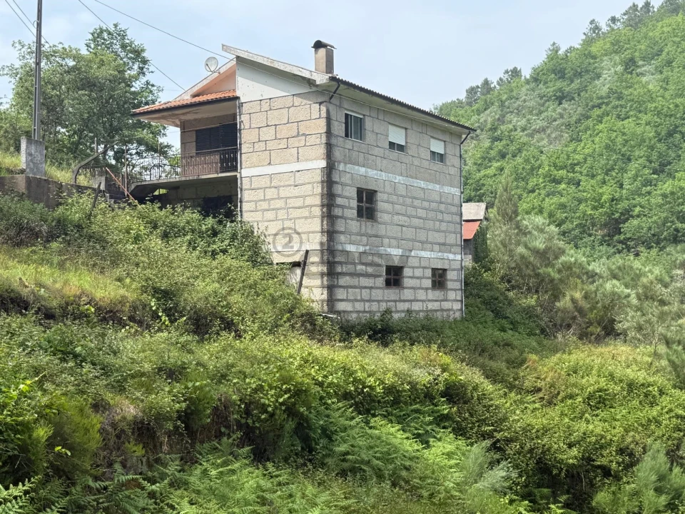 Moradia T3 para Venda em Ansiães Foto 4