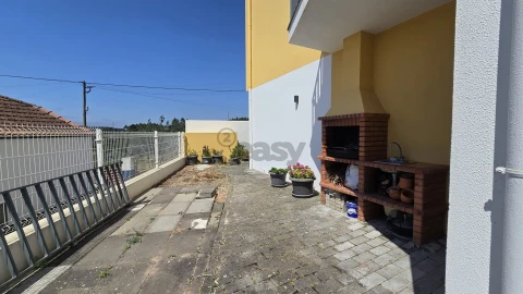 Moradia T3 para Venda em Campelos e Outeiro da Cabeça