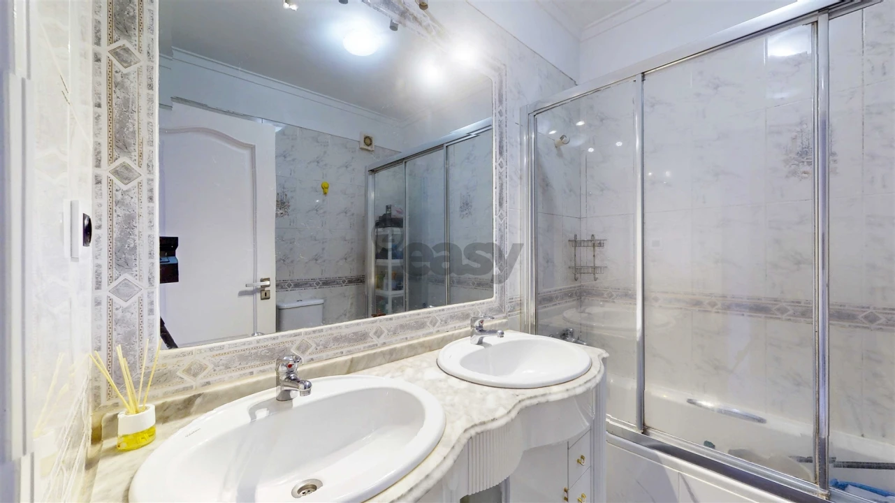 Apartamento T4 para Venda em Póvoa de Santa Iria e Forte da Casa Foto 21