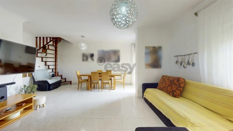 Apartamento T4 para Venda em Póvoa de Santa Iria e Forte da Casa