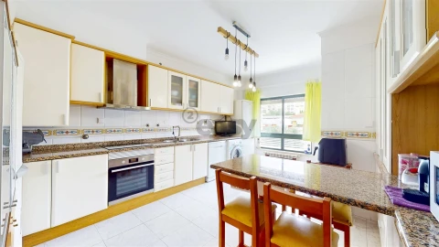 Apartamento T4 para Venda em Póvoa de Santa Iria e Forte da Casa