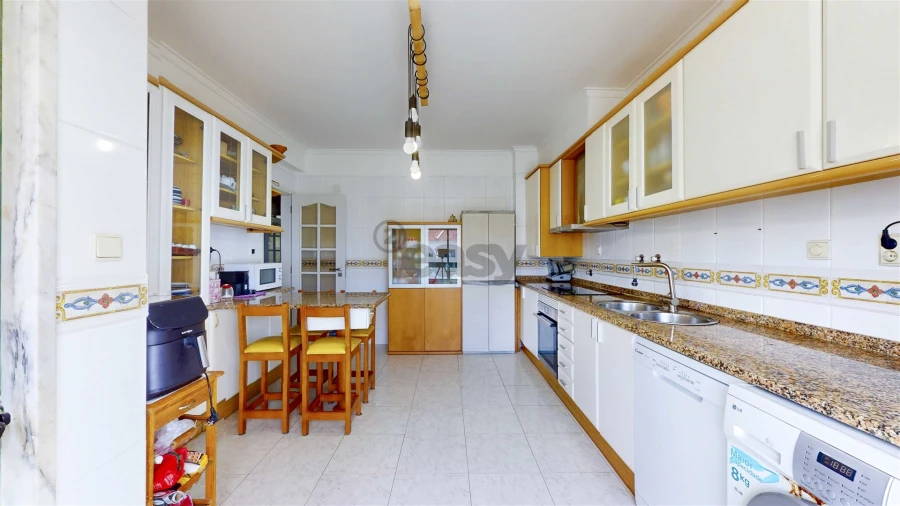 Apartamento T4 para Venda em Póvoa de Santa Iria e Forte da Casa Foto 6