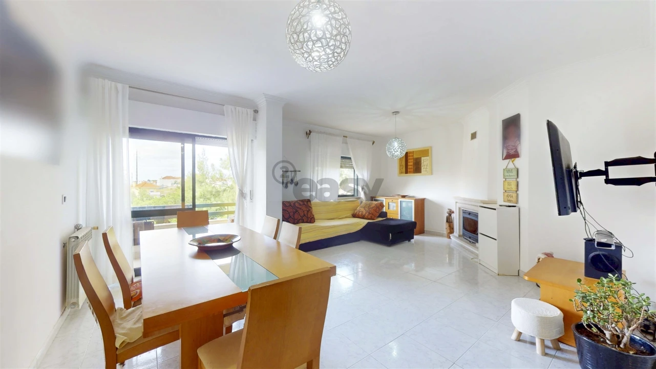 Apartamento T4 para Venda em Póvoa de Santa Iria e Forte da Casa Foto 1