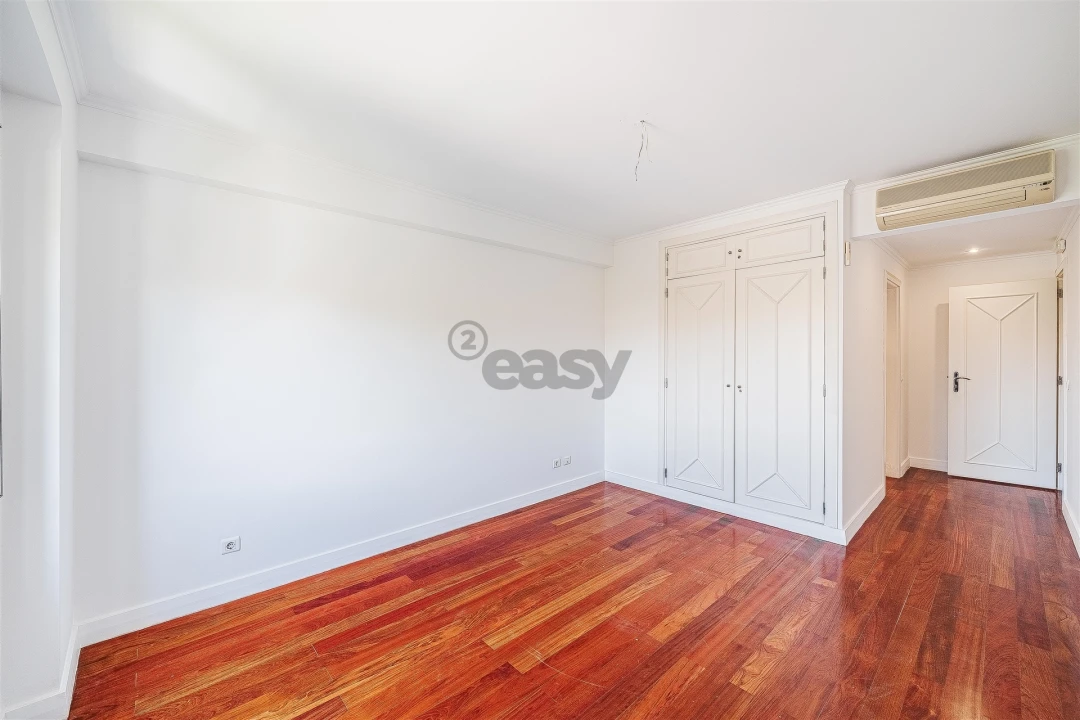 Apartamento T7 para Venda em Odivelas Foto 6